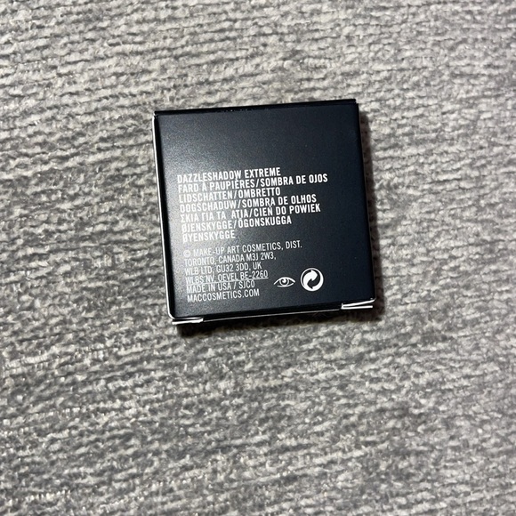 NIB MAC DAZZLESHADOW EXTREME Eyeshadow - Picture 6 of 7
